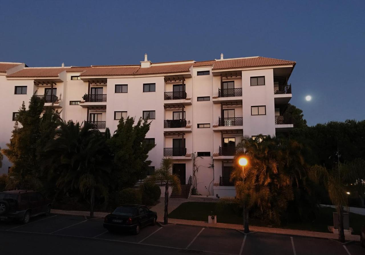 Excellent T2 Apartment With Pools 400M Falesia Beach Албуфейра Екстериор снимка