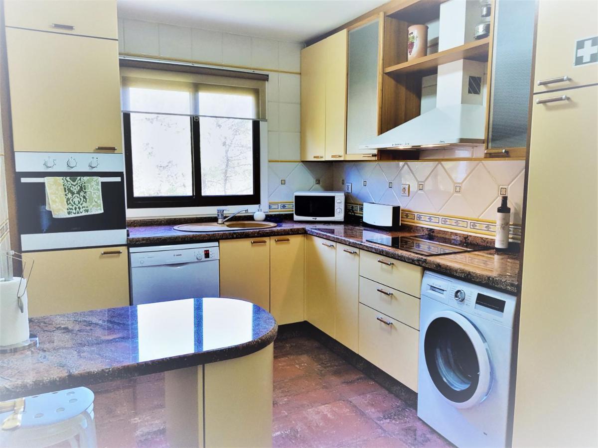 Excellent T2 Apartment With Pools 400M Falesia Beach Албуфейра Екстериор снимка
